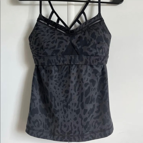 Lululemon Tank top 💕 - Picture 1 of 3